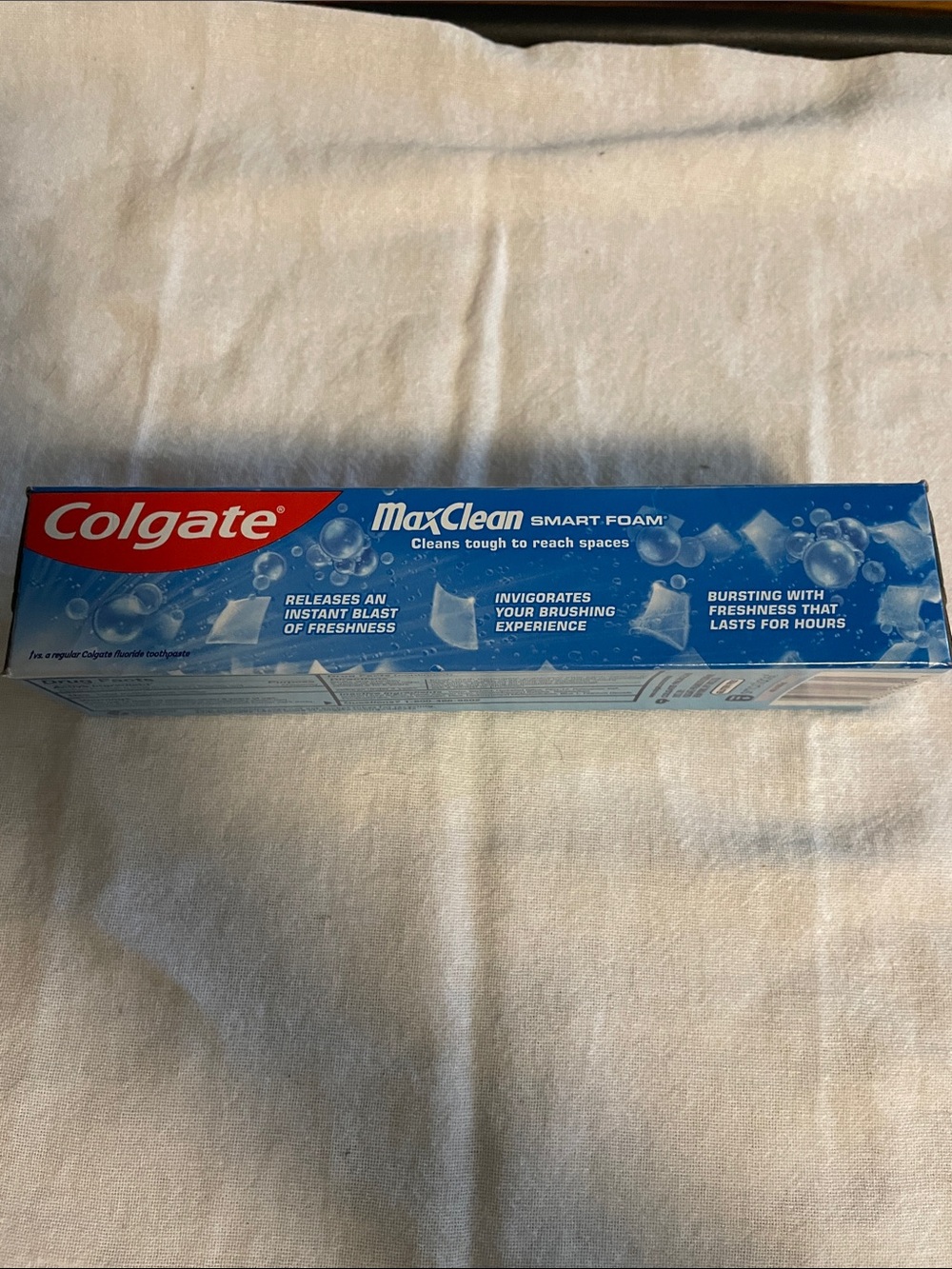 Colgate MaxClean Smart Foam Toothpaste - Blue - Picture 2 of 4